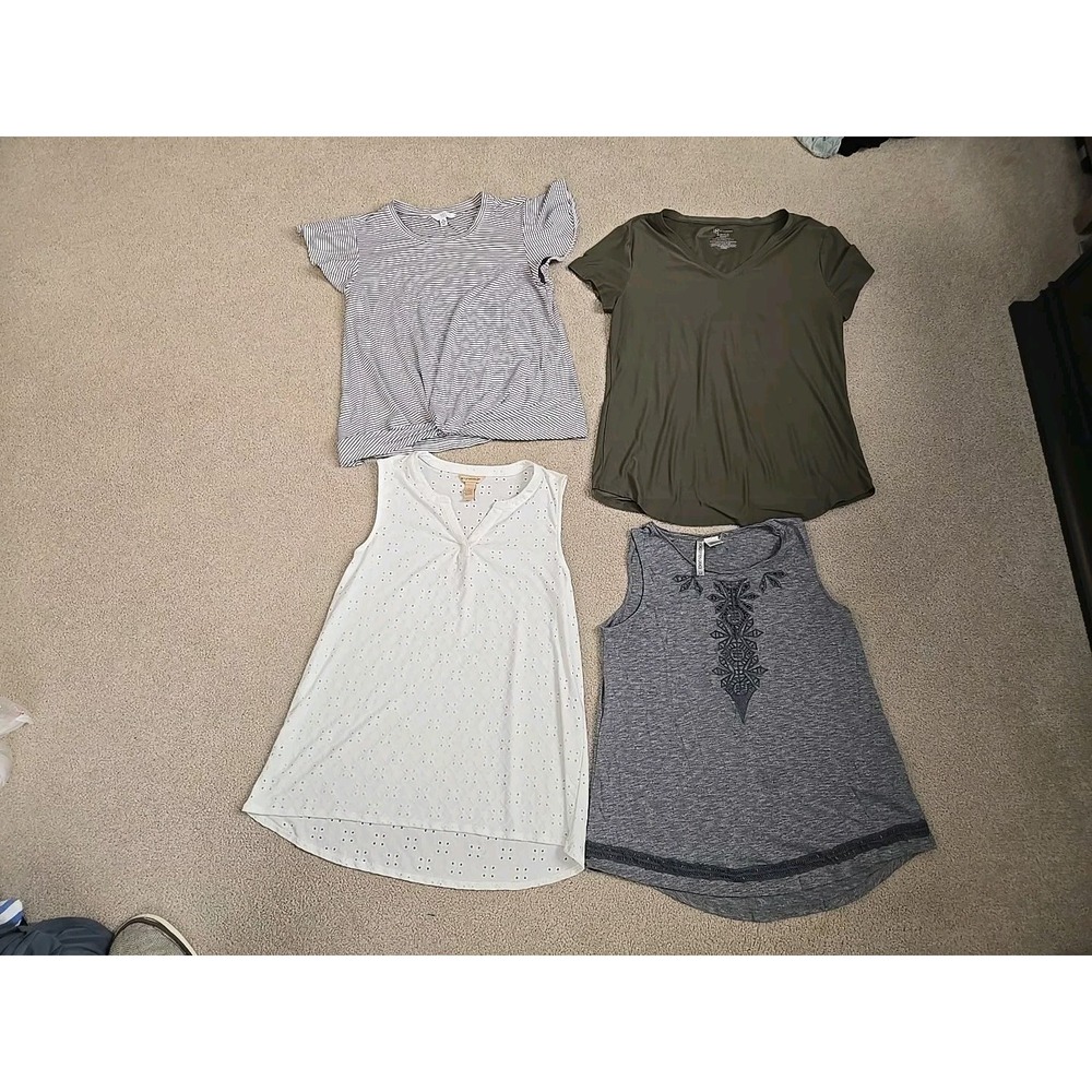 Lot Of 4 T-shirts Women's M Bit Bridle Time True Forgotten Grace No Boundaries